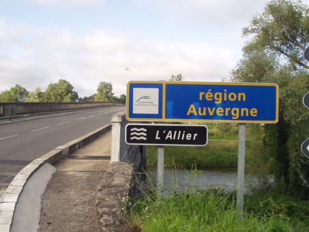 Brug over de Allier, begin Auvergne